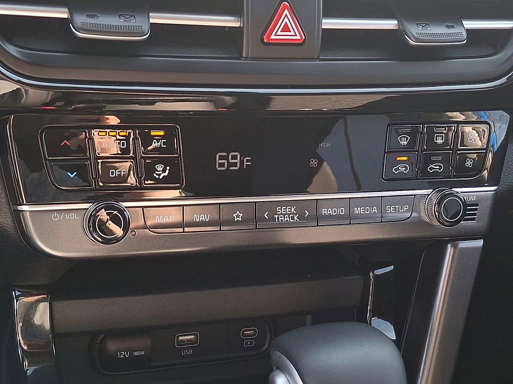 Certified 2024 Kia Seltos S image 22