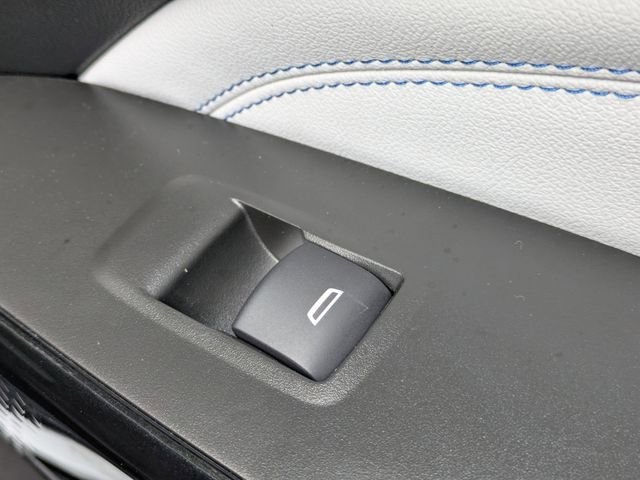 New 2026 Chevrolet Trax LT w/ Sunroof Package FWD image 33
