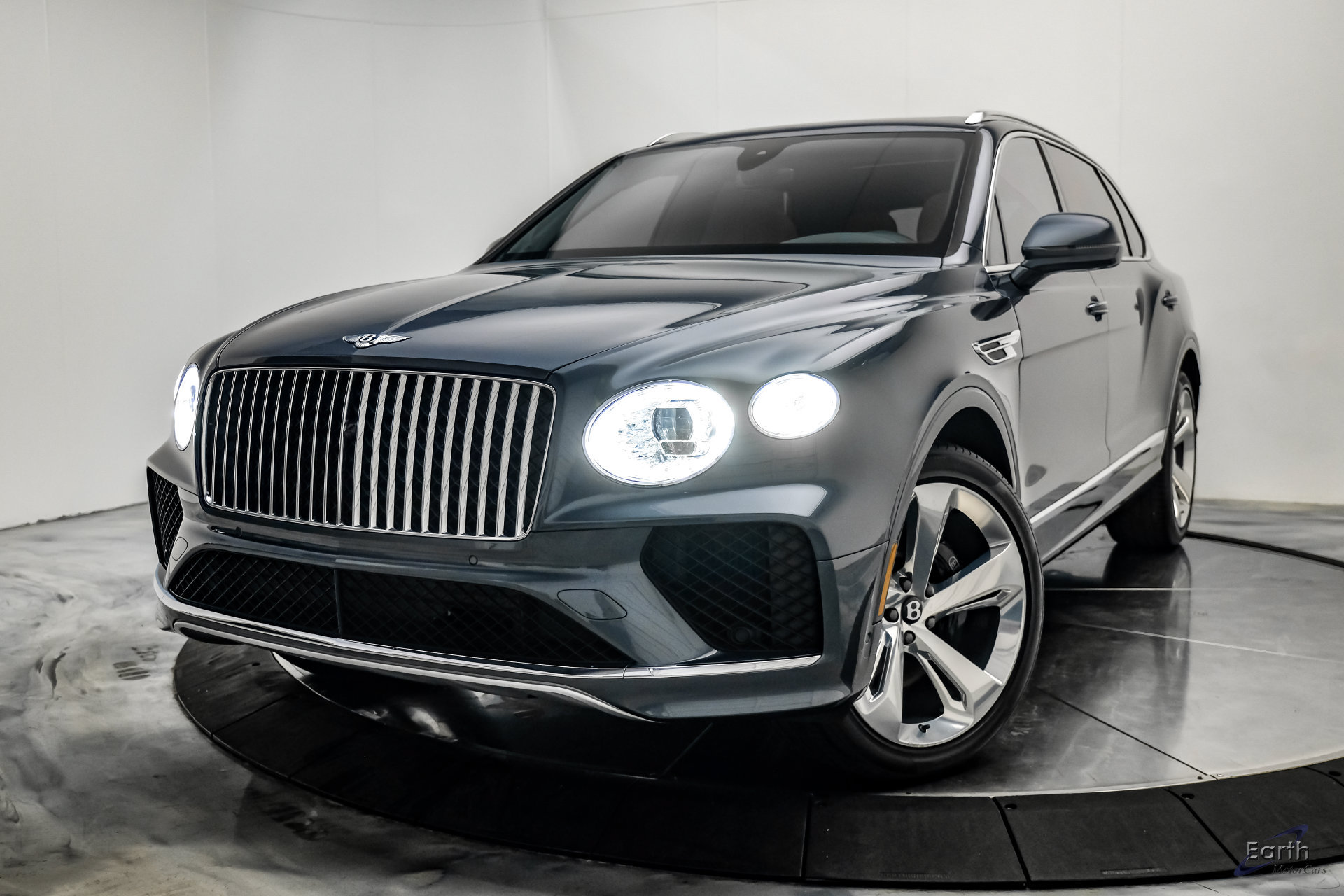 Used 2023 Bentley Bentayga Extended Wheelbase AWD/4WD image 6