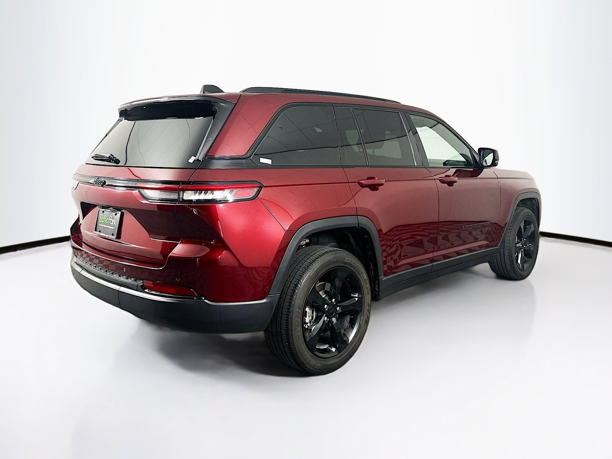 Used 2023 Jeep Grand Cherokee Altitude image 9