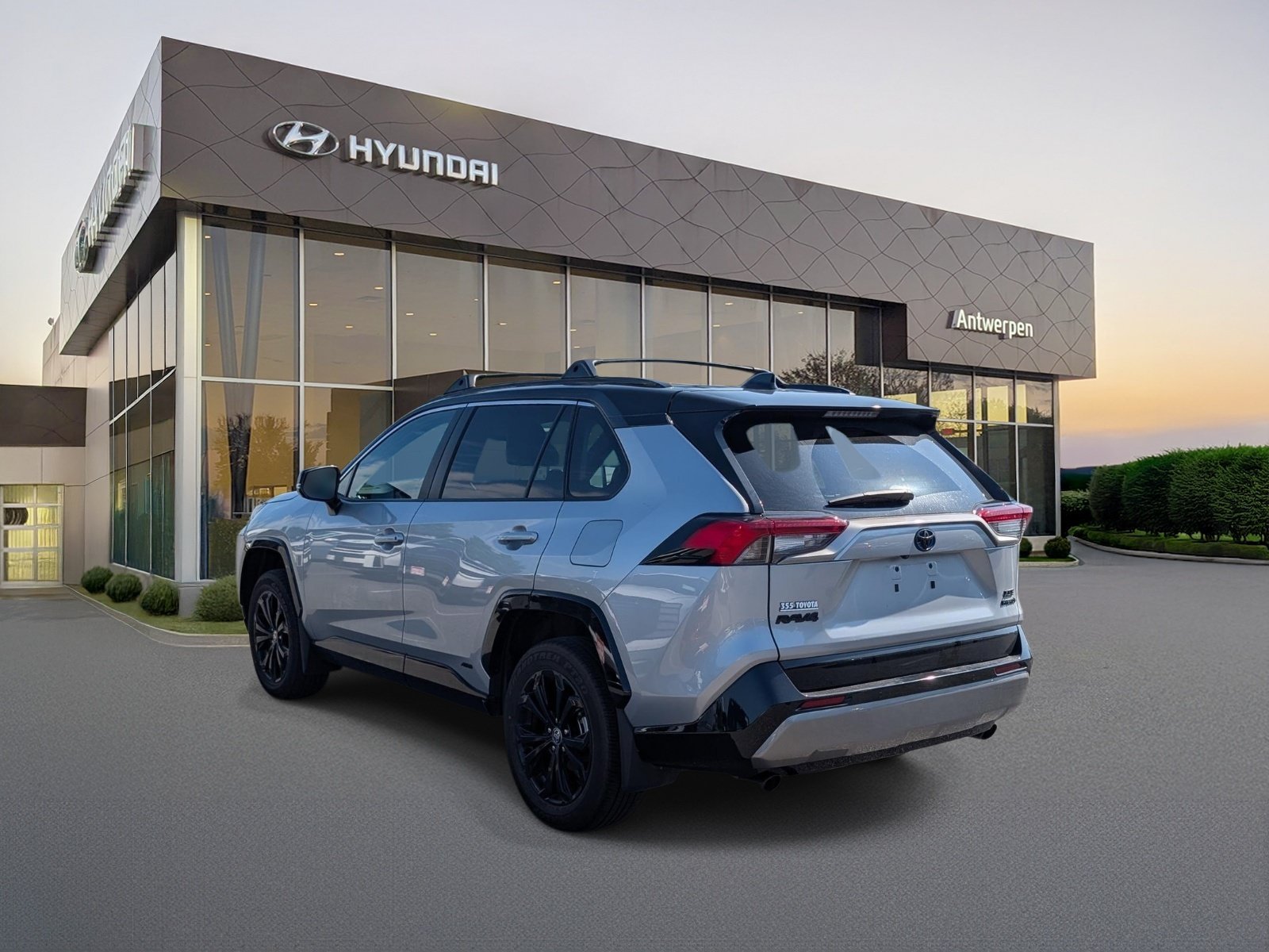 Used 2023 Toyota RAV4 XSE AWD/4WD image 5