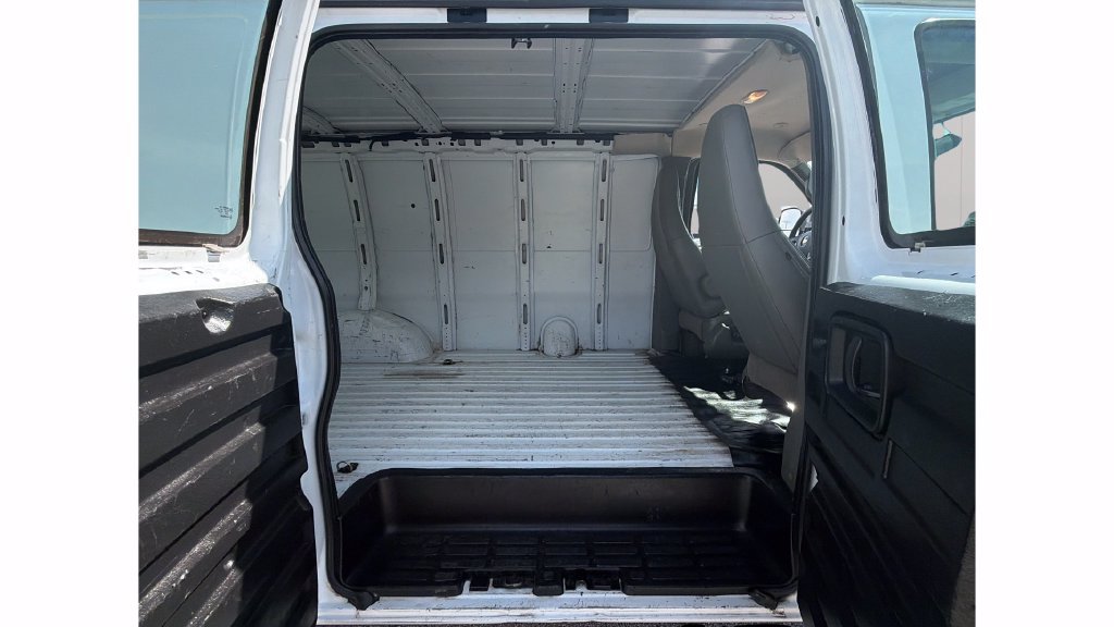 Used 2024 Chevrolet Express 2500 w/ Driver Convenience Package RWD image 28