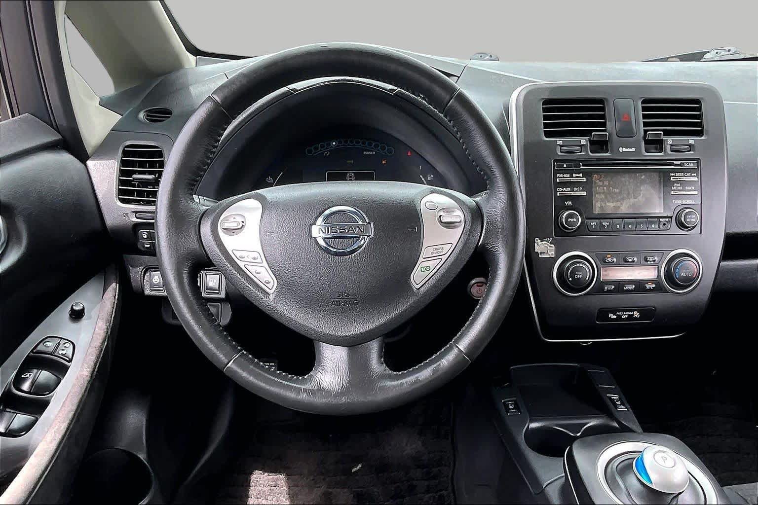 Used 2015 Nissan Leaf S w/ Charge Package FWD image 5