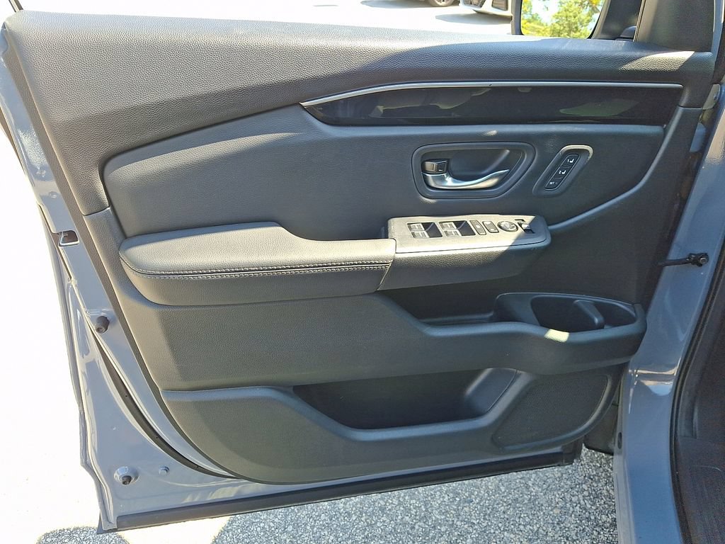 Used 2025 Honda Pilot Touring image 12