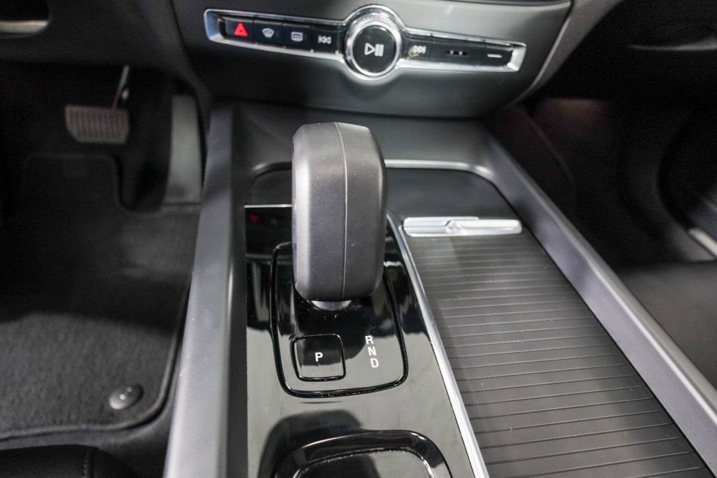 Used 2025 Volvo S60 B5 Core FWD image 22