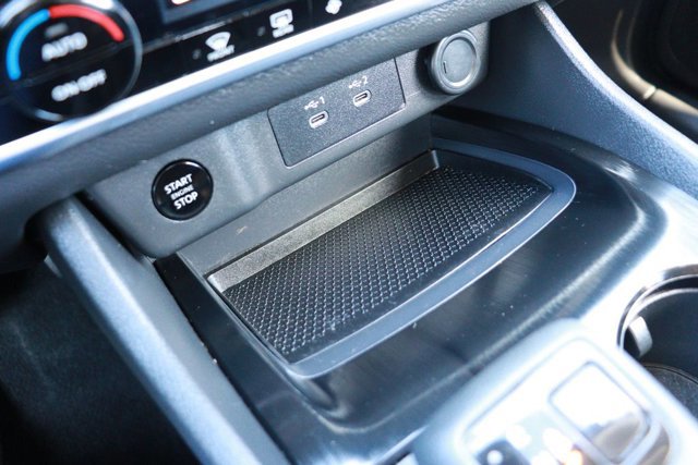 Used 2025 Nissan Rogue SV image 15