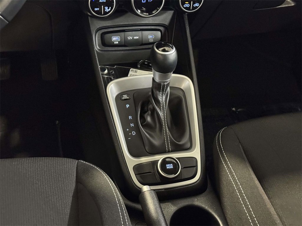 Used 2024 Hyundai Venue SEL image 24