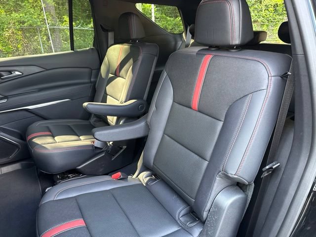 Used 2026 Chevrolet Traverse RS FWD image 23