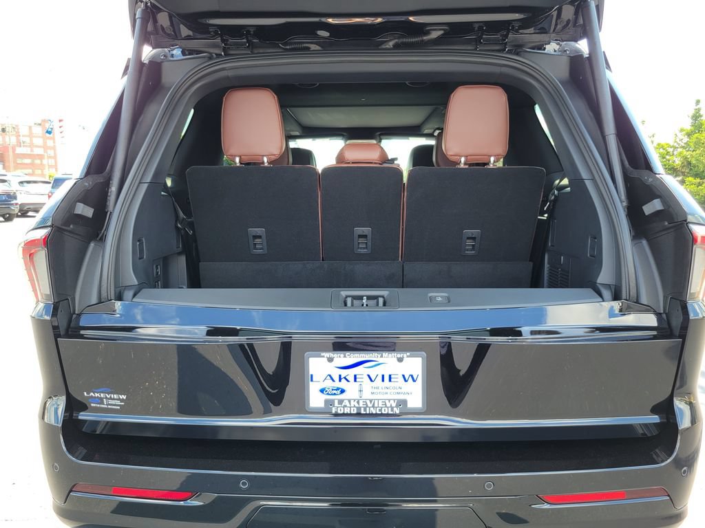 New 2026 Lincoln Navigator Reserve AWD/4WD image 28