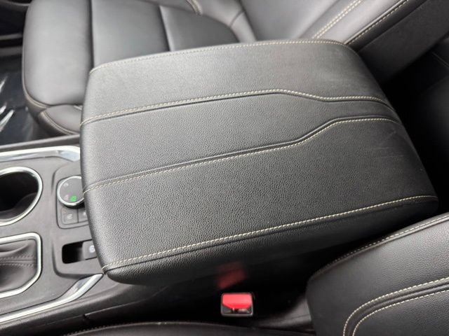Certified 2023 Chevrolet Traverse LT AWD/4WD image 19