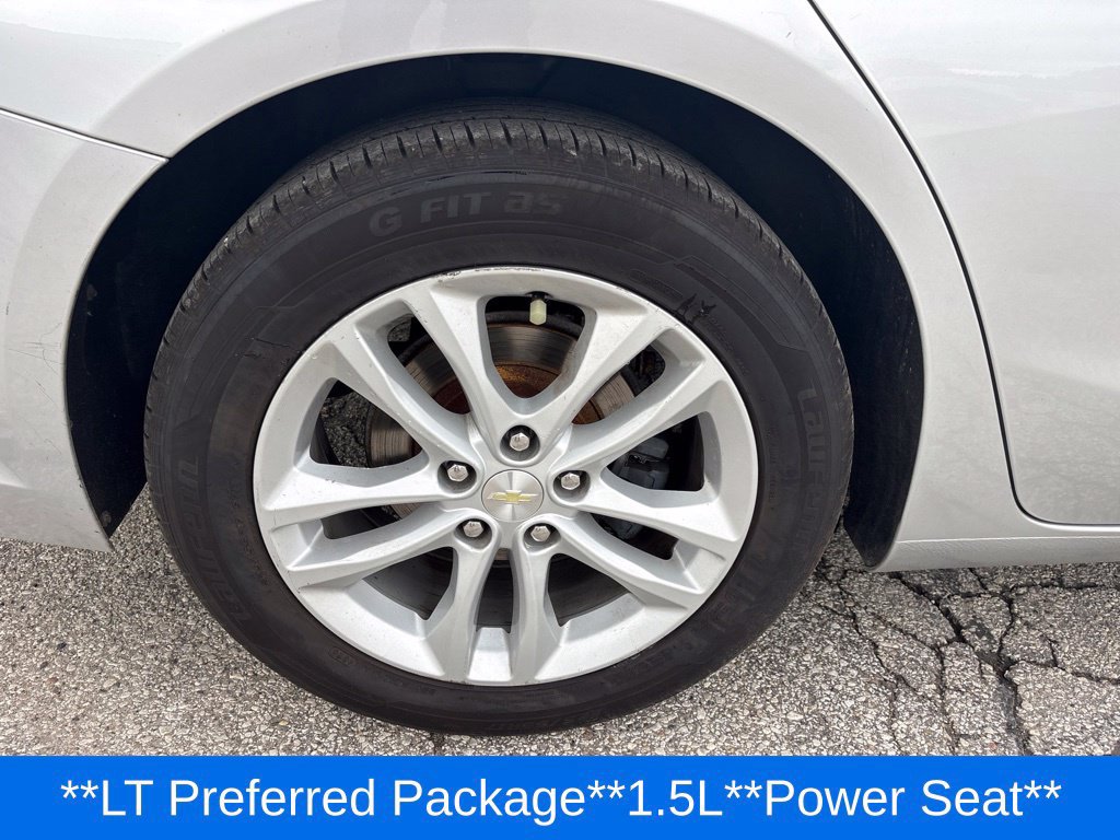 Used 2017 Chevrolet Malibu LT FWD image 30