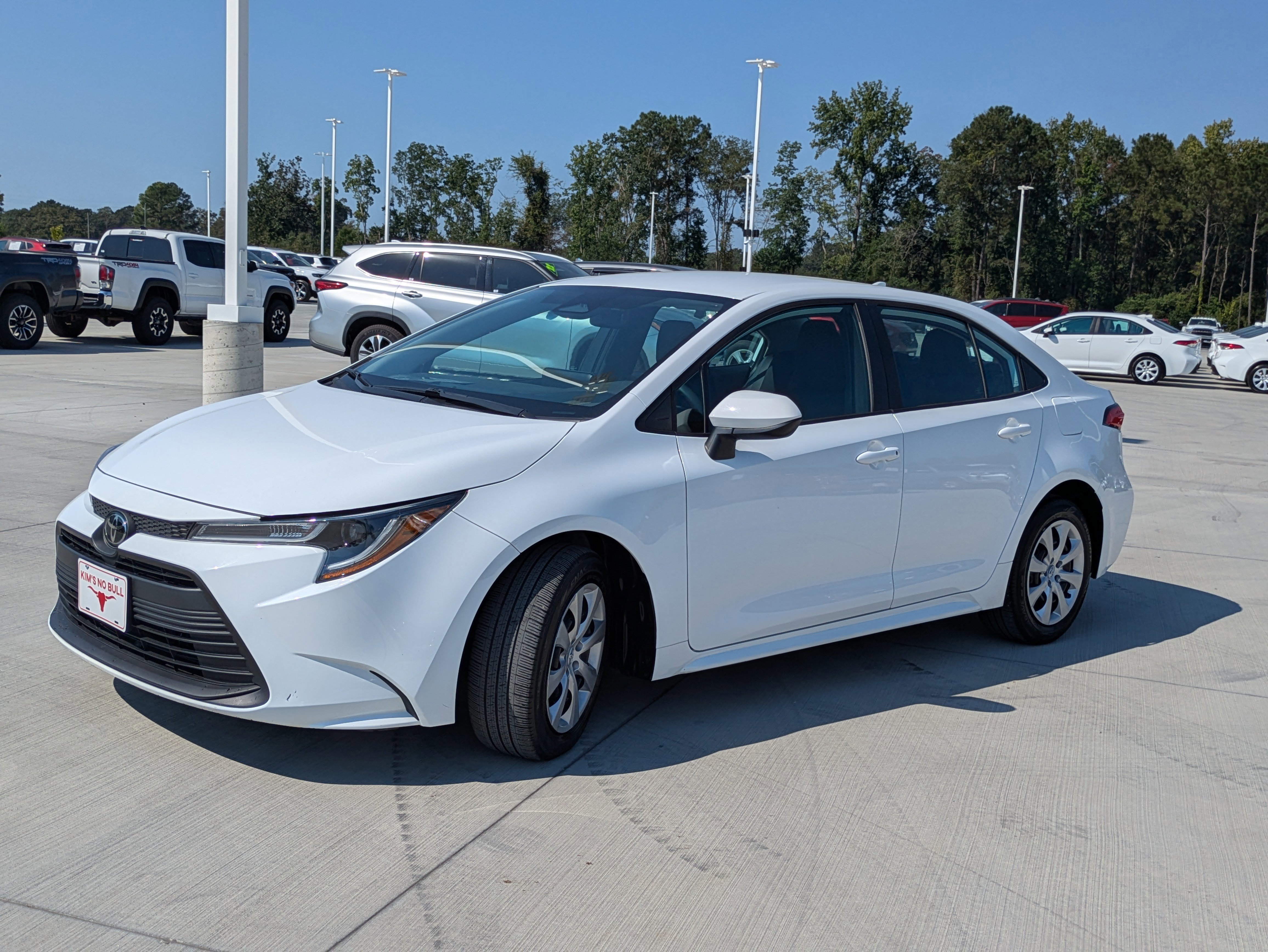 Certified 2023 Toyota Corolla LE FWD image 3