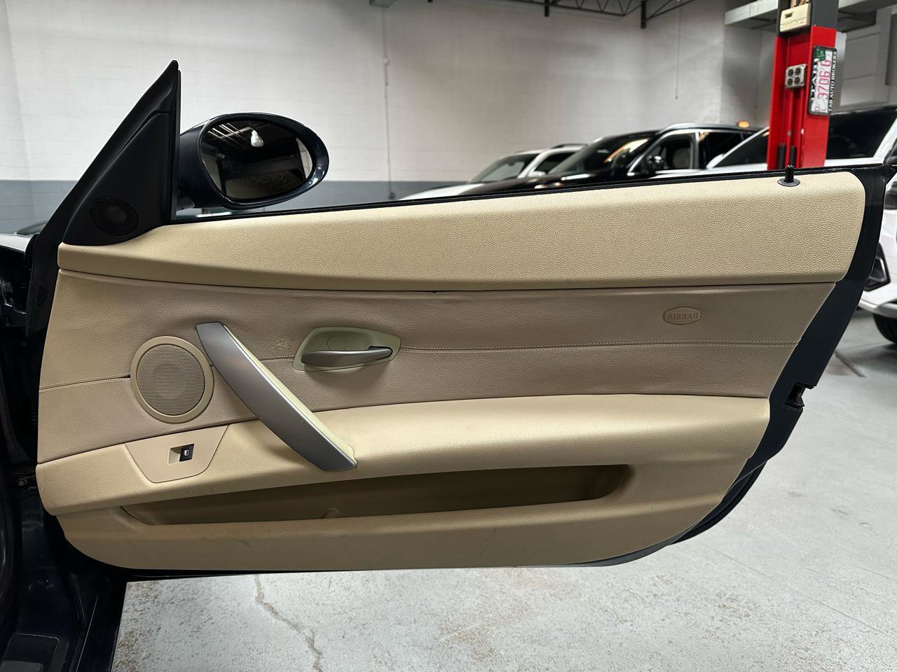 Used 2005 BMW Z4 3.0i image 10