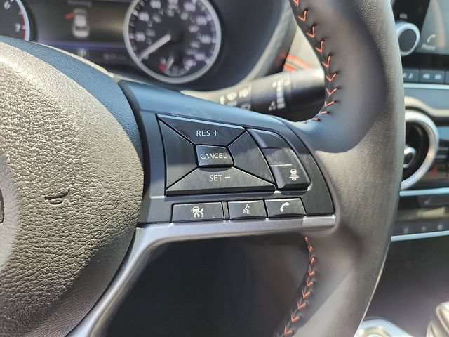 Used 2025 Nissan Sentra SR FWD image 17