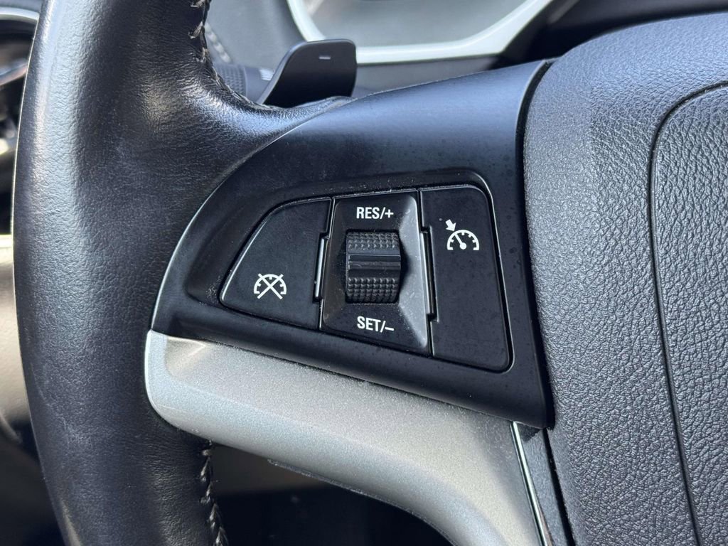 Used 2015 Chevrolet Camaro LT RWD image 17
