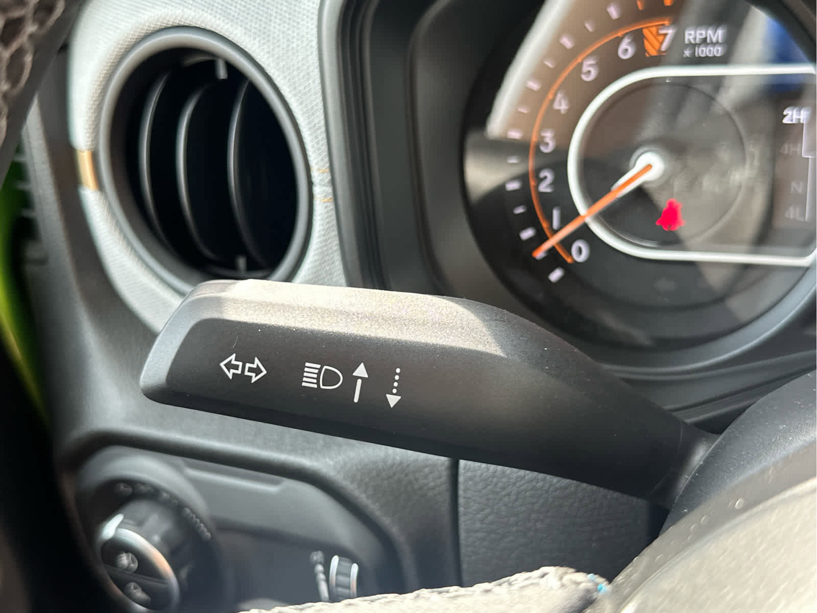 New 2025 Jeep Gladiator Sport image 38