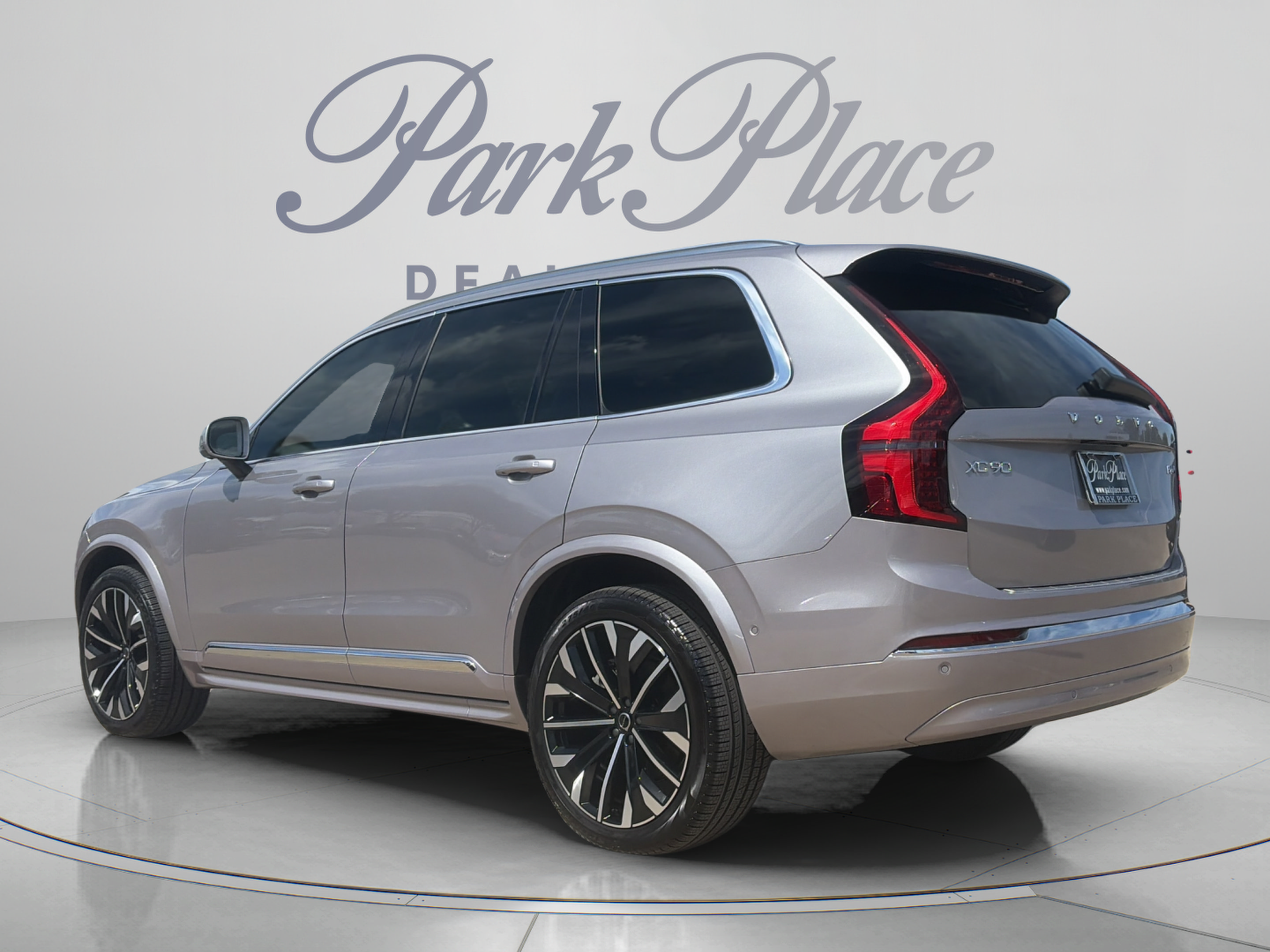 Used 2026 Volvo XC90 B6 Plus w/ Protection Package Premier AWD/4WD image 3