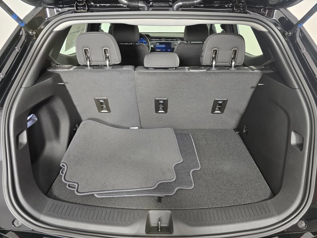 New 2027 Chevrolet Bolt LT w/ Comfort Package FWD image 16