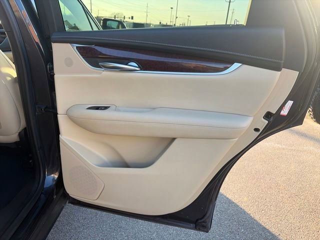 Used 2018 Cadillac XT5 Luxury w/ Driver Awareness Package image 40