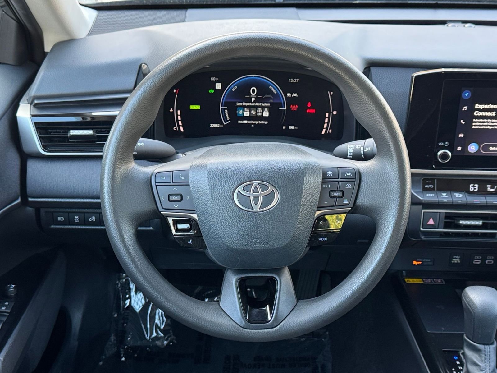 Used 2025 Toyota Camry LE image 27