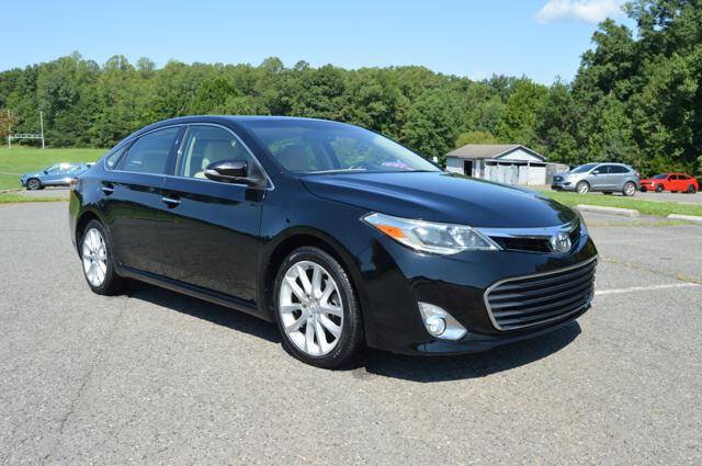 Used 2013 Toyota Avalon Limited FWD image 3