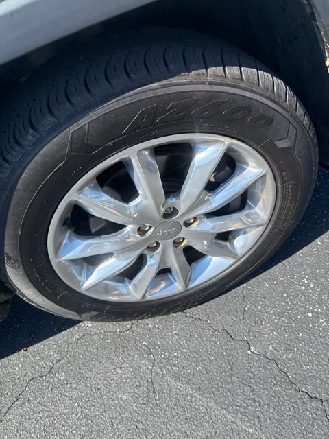 Used 2016 Jeep Cherokee Limited AWD/4WD image 13