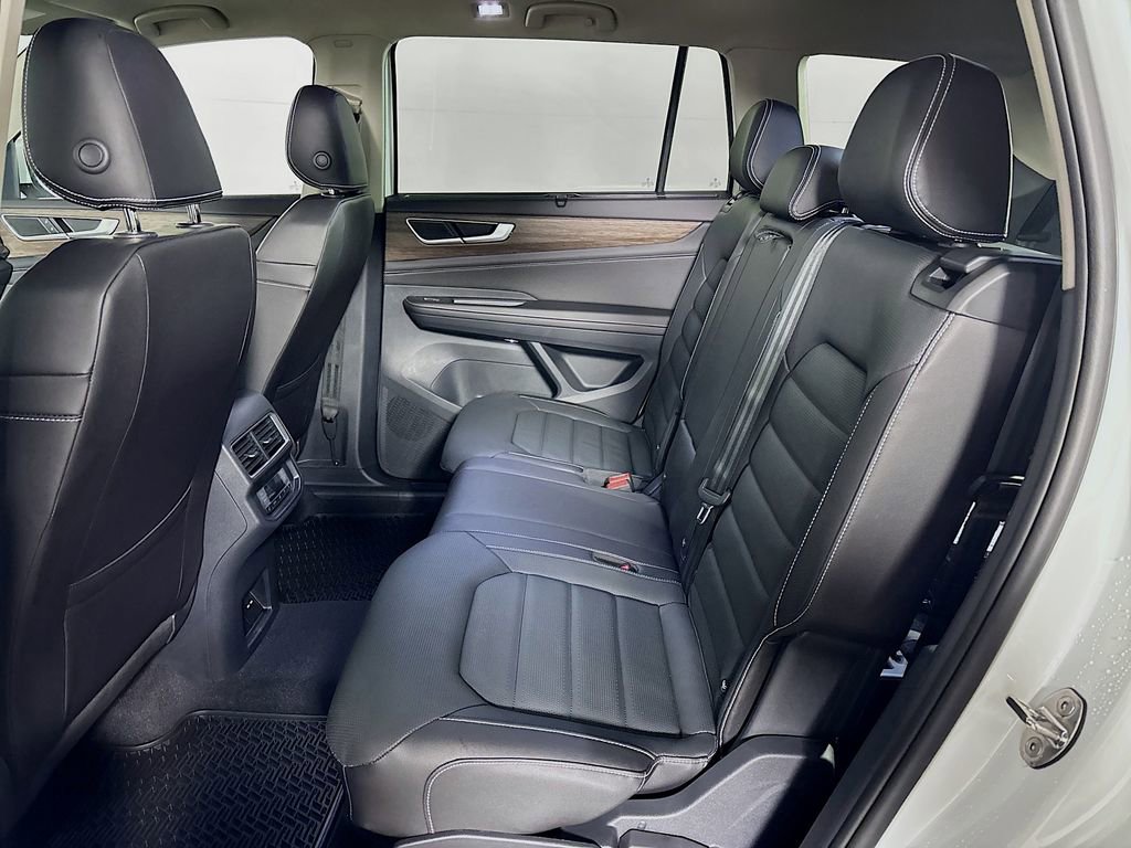New 2025 Volkswagen Atlas SEL image 21