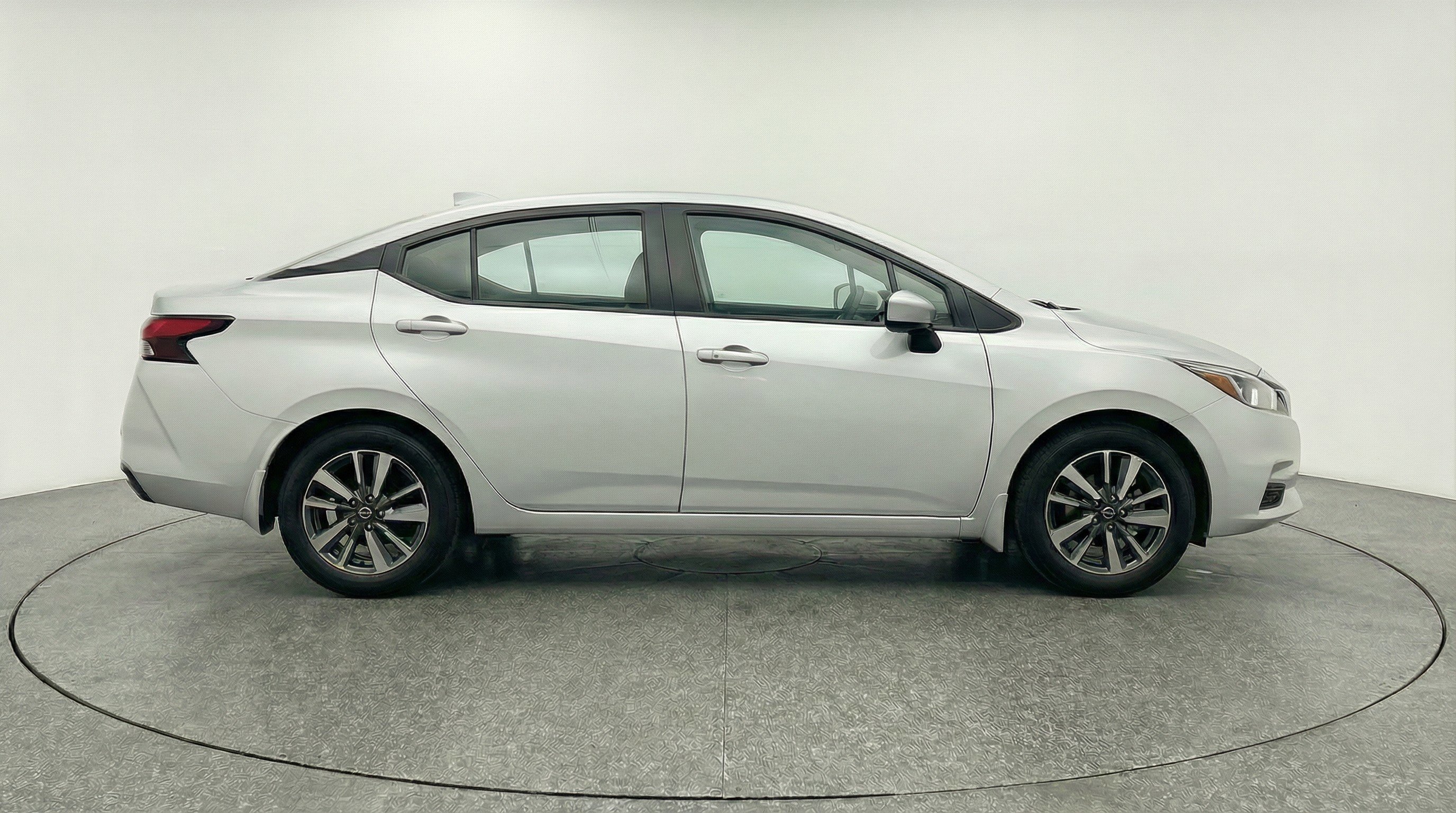 Used 2025 Nissan Versa SV image 11