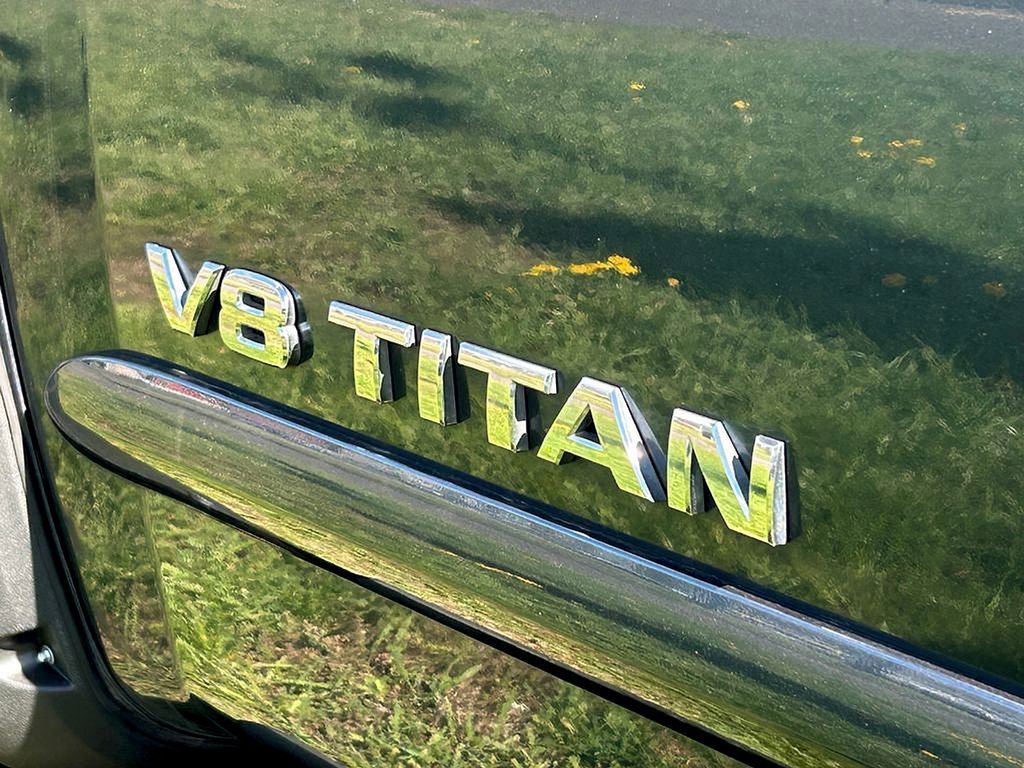 Used 2014 Nissan Titan SV w/ SV Premium Utility Package AWD/4WD image 10