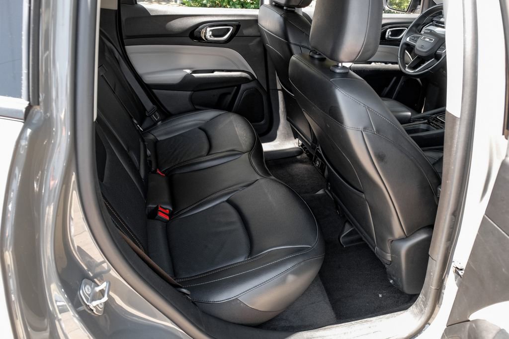 Used 2022 Jeep Compass Limited image 46