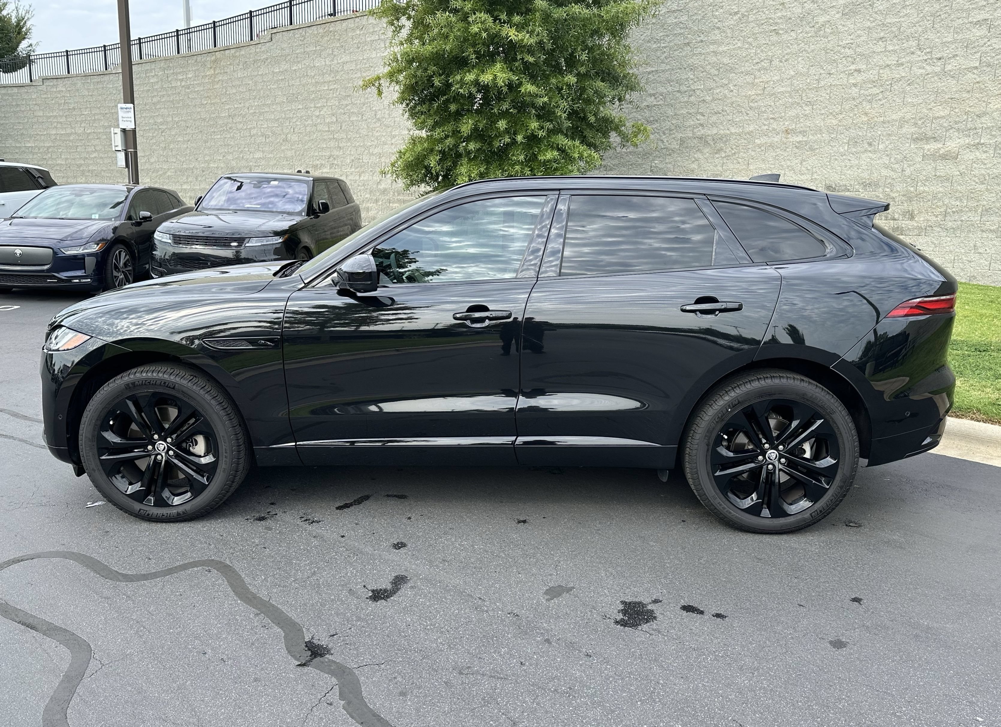 Used 2026 Jaguar F-PACE R-Dynamic S AWD/4WD image 4