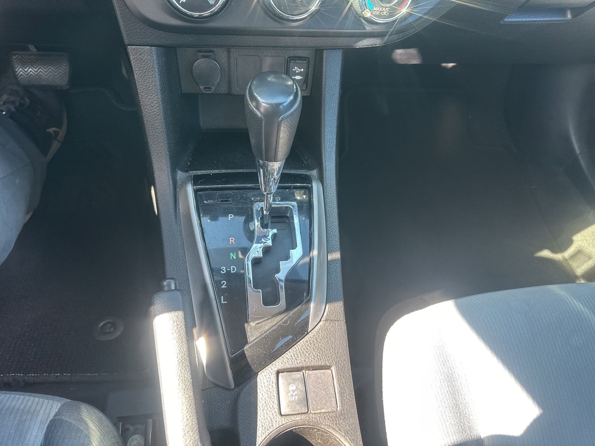 Used 2015 Toyota Corolla L image 30