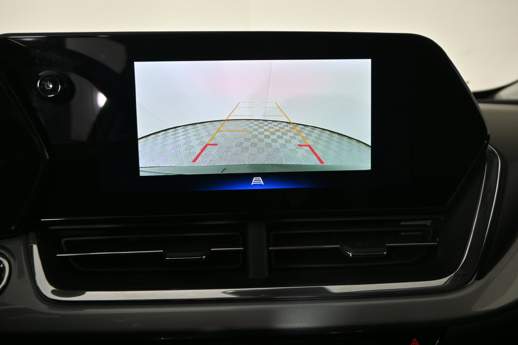 Used 2025 Chevrolet Trax LT FWD image 29