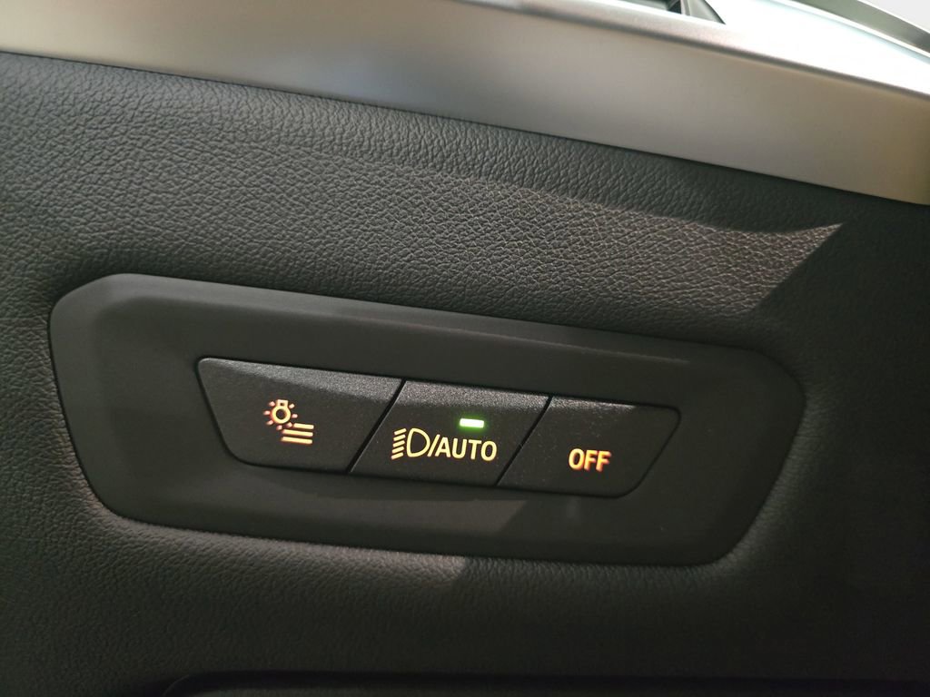 New 2026 BMW X6 xDrive40i w/ Climate Comfort Package image 26