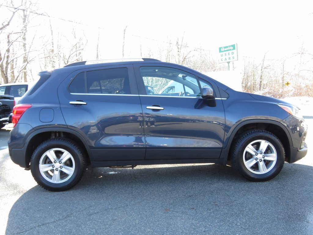 Used 2018 Chevrolet Trax LT w/ Sun & Sound Package image 4