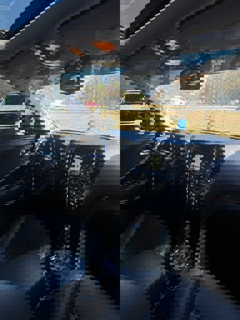 Used 2017 Hyundai Santa Fe Sport image 10