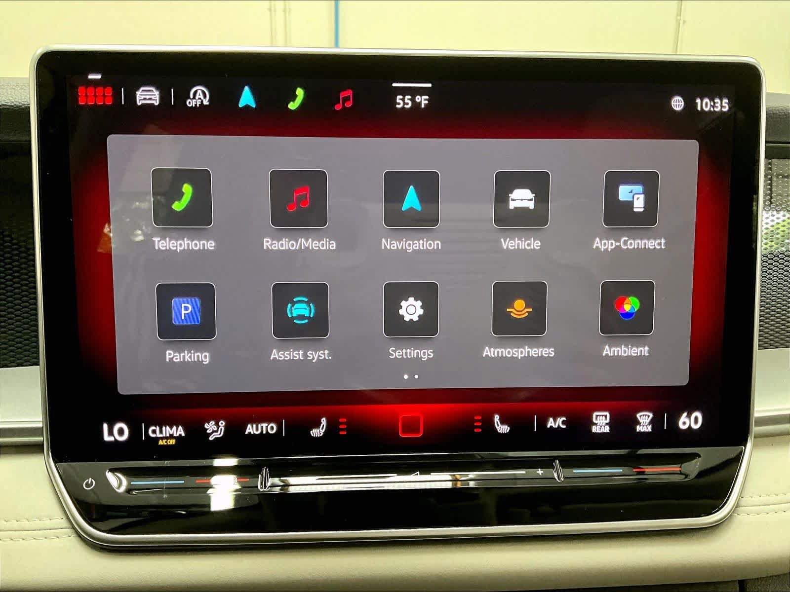 Certified 2025 Volkswagen Tiguan SE FWD image 34