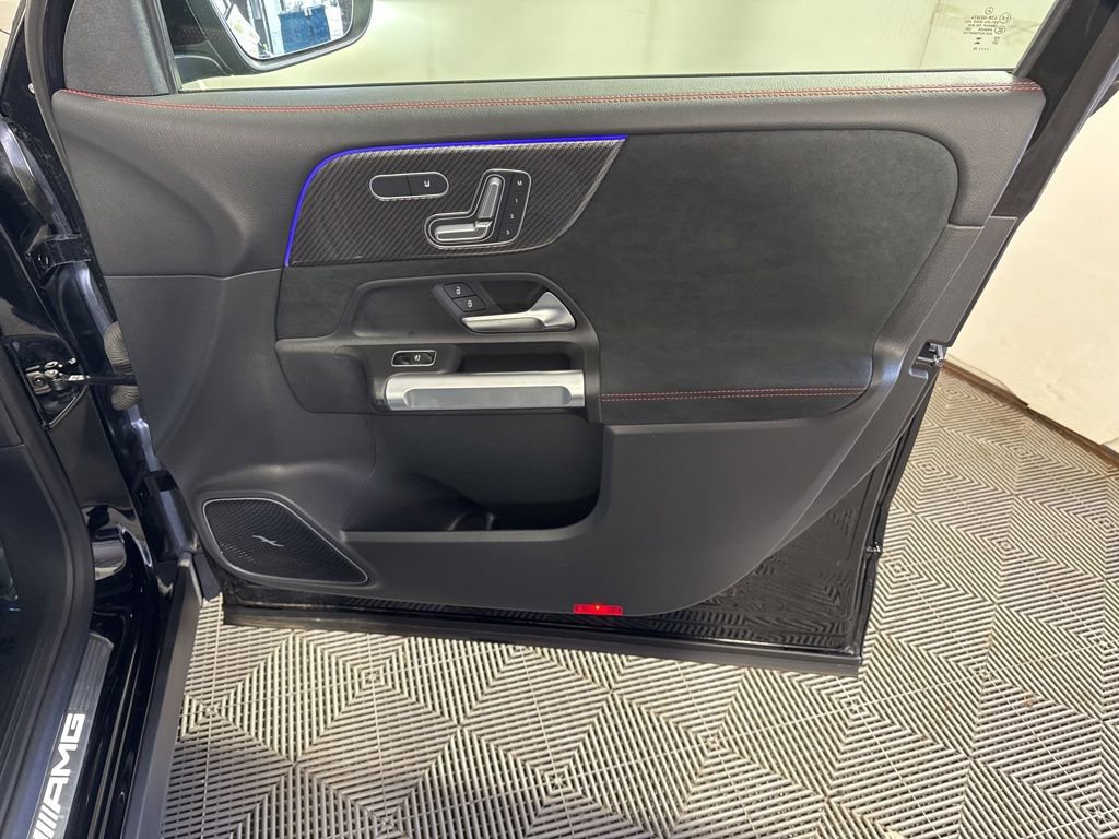 Used 2025 Mercedes-Benz GLB 35 AMG 4MATIC image 14