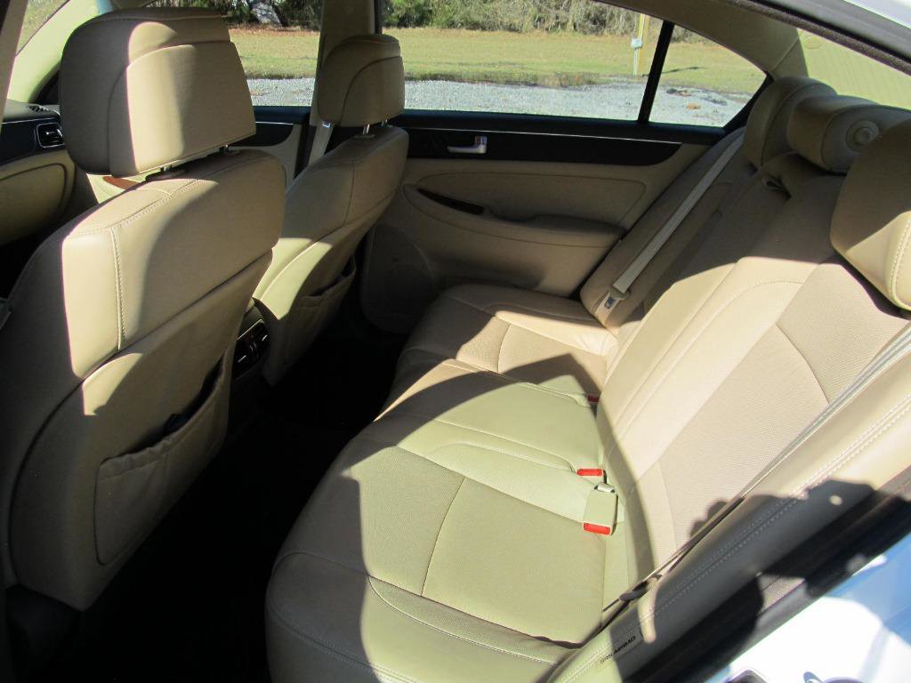 Used 2014 Hyundai Genesis 3.8 w/ Technology Package 03 image 29