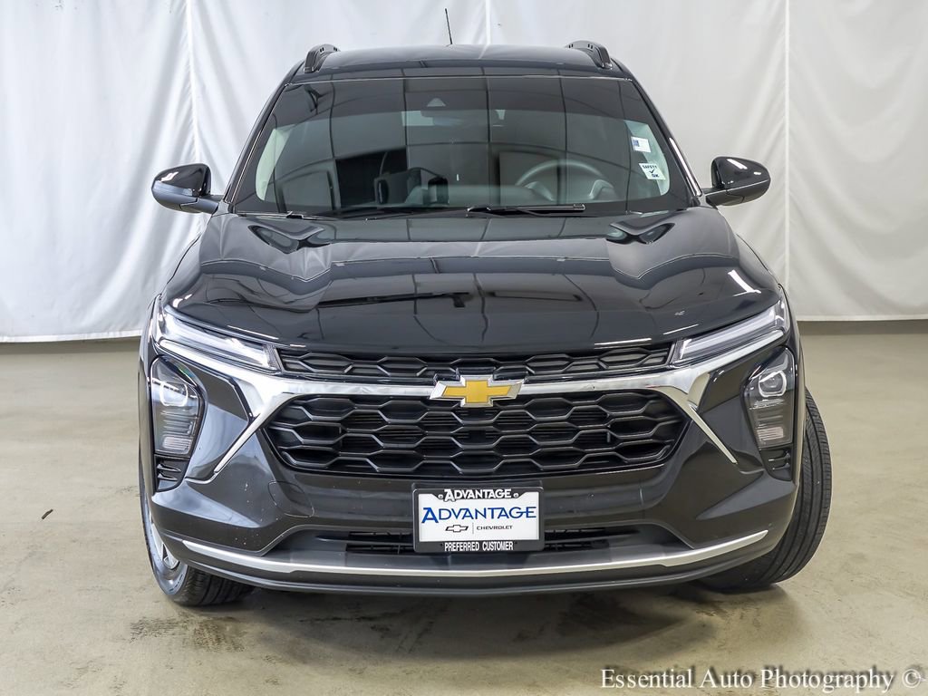 Used 2025 Chevrolet Trax LT FWD image 5