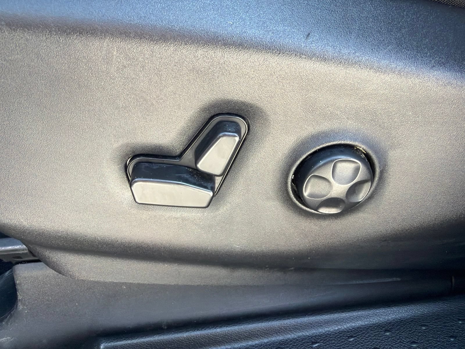 Used 2025 Chrysler Pacifica Select FWD image 19
