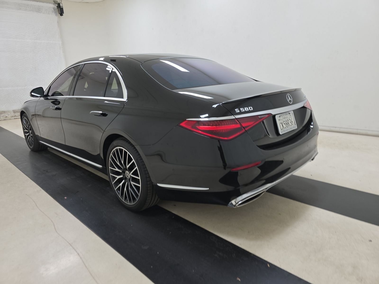 Certified 2022 Mercedes-Benz S 580 4MATIC Sedan w/ Rear Seat Package image 6