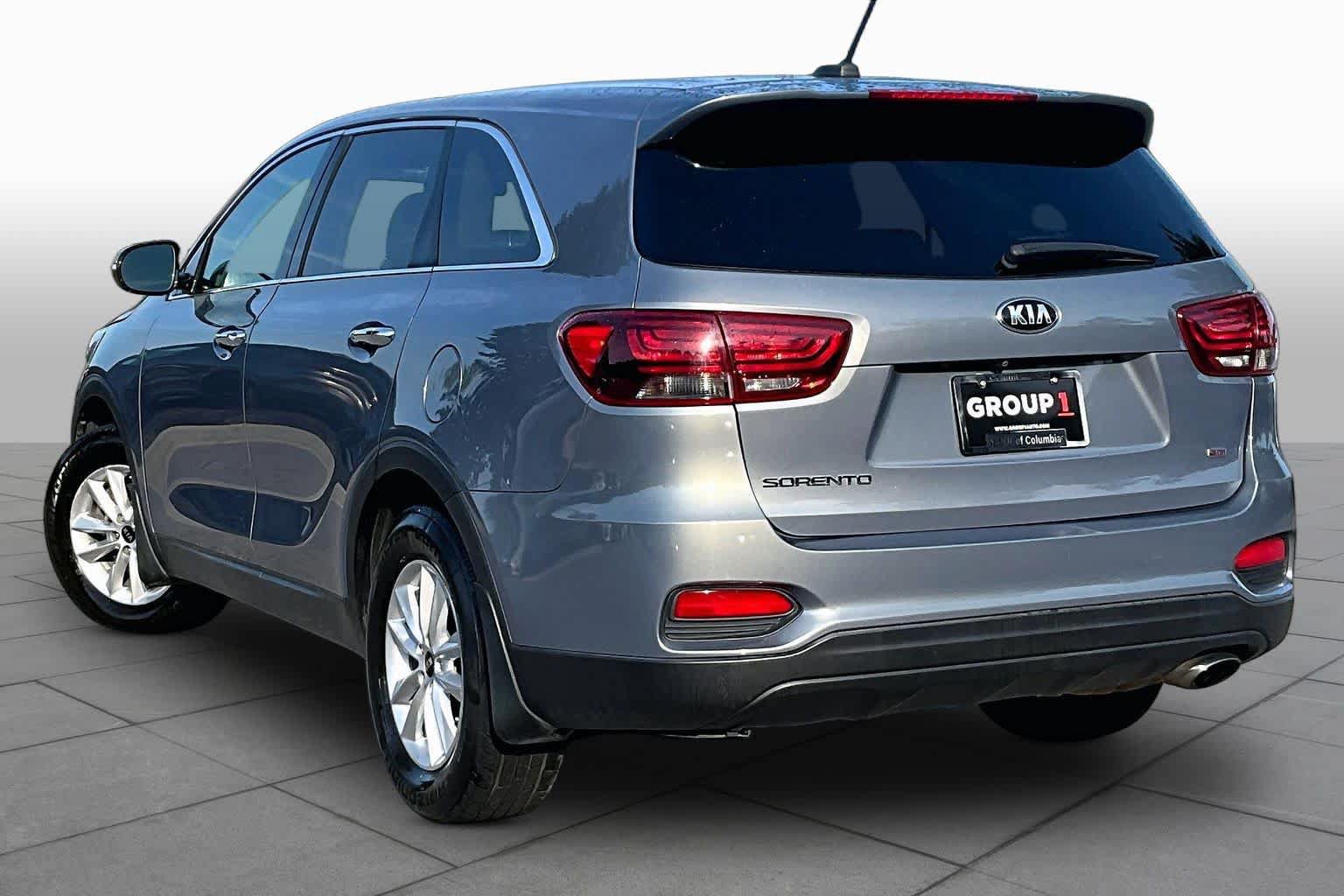 Used 2019 Kia Sorento L FWD image 11