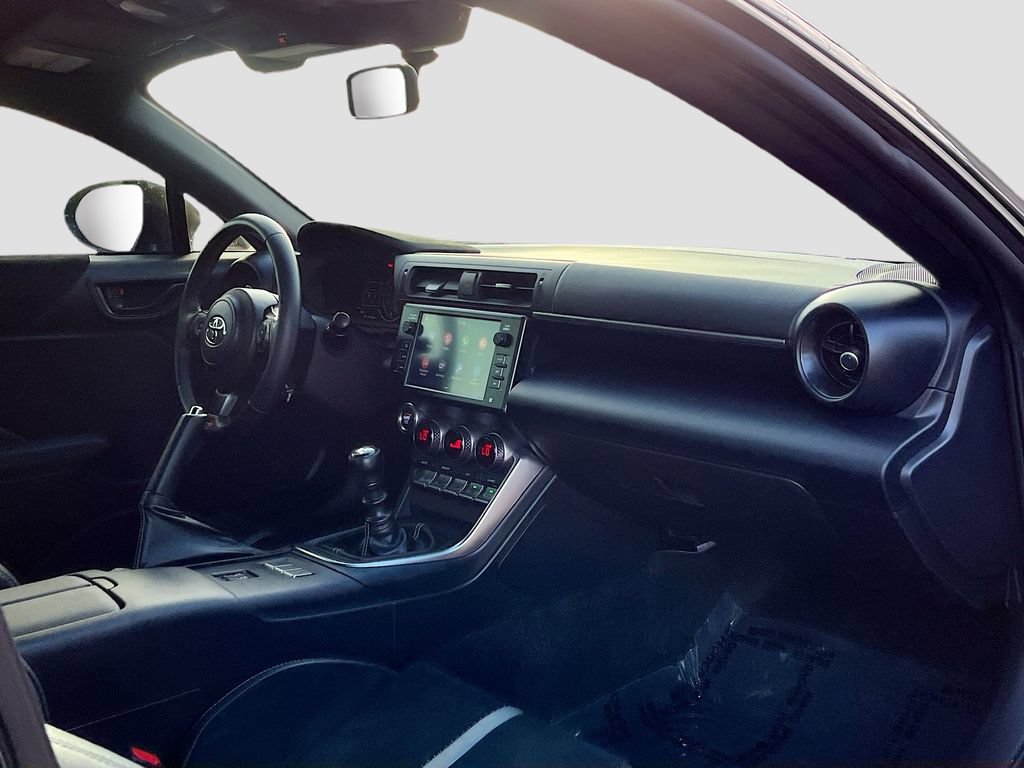 Used 2024 Toyota GR86 Premium RWD image 27