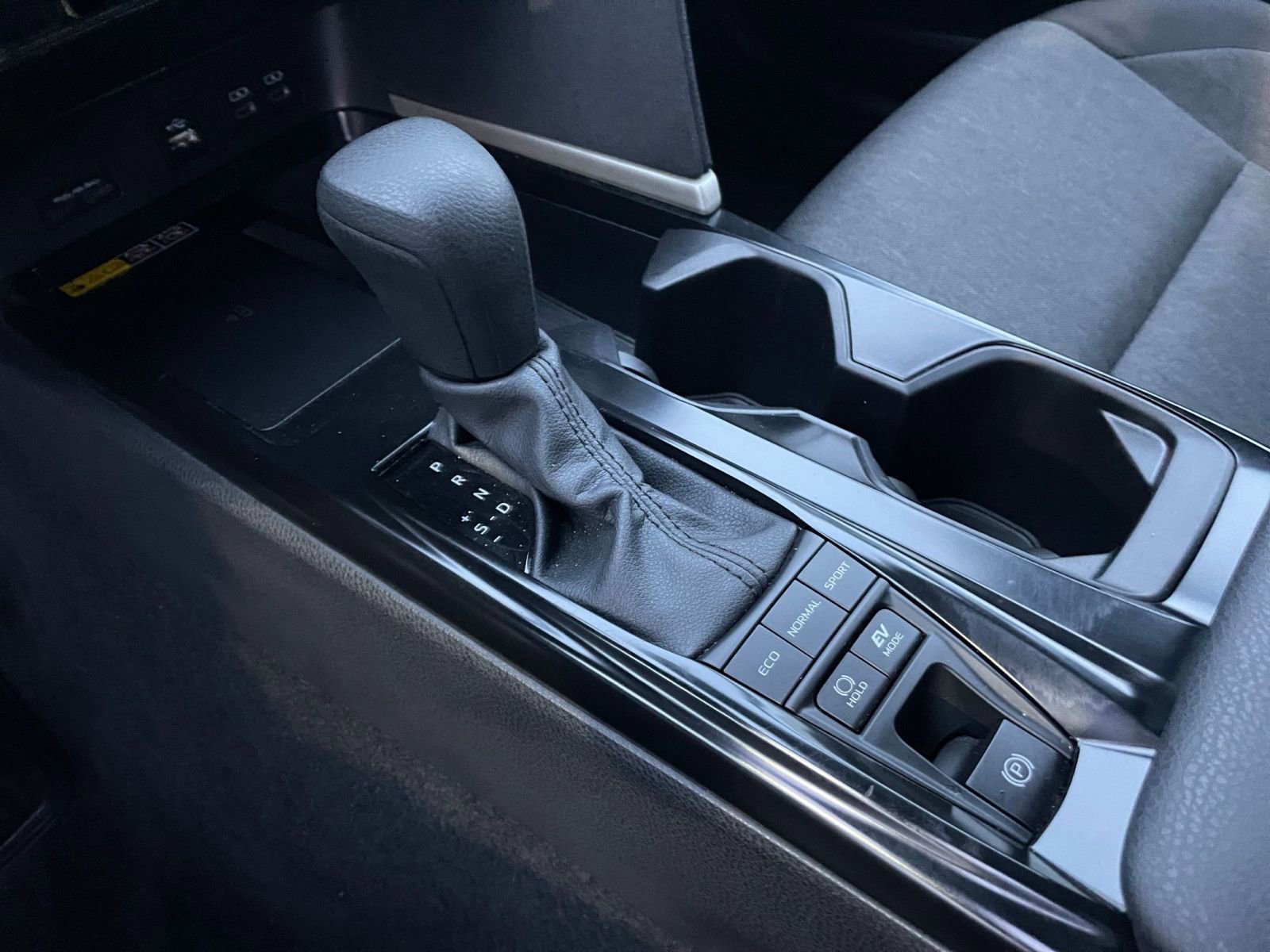 Used 2025 Toyota Camry LE image 40