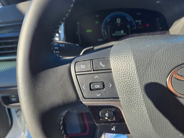 Used 2025 Toyota Camry SE image 15