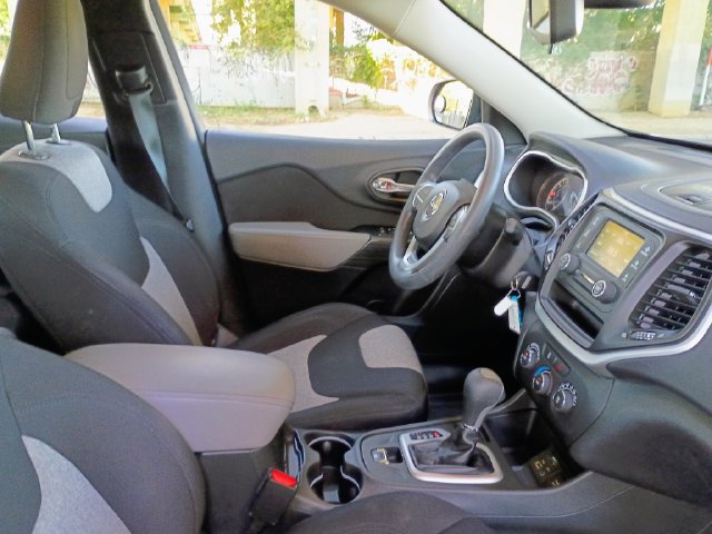 Used 2014 Jeep Cherokee Sport FWD image 49