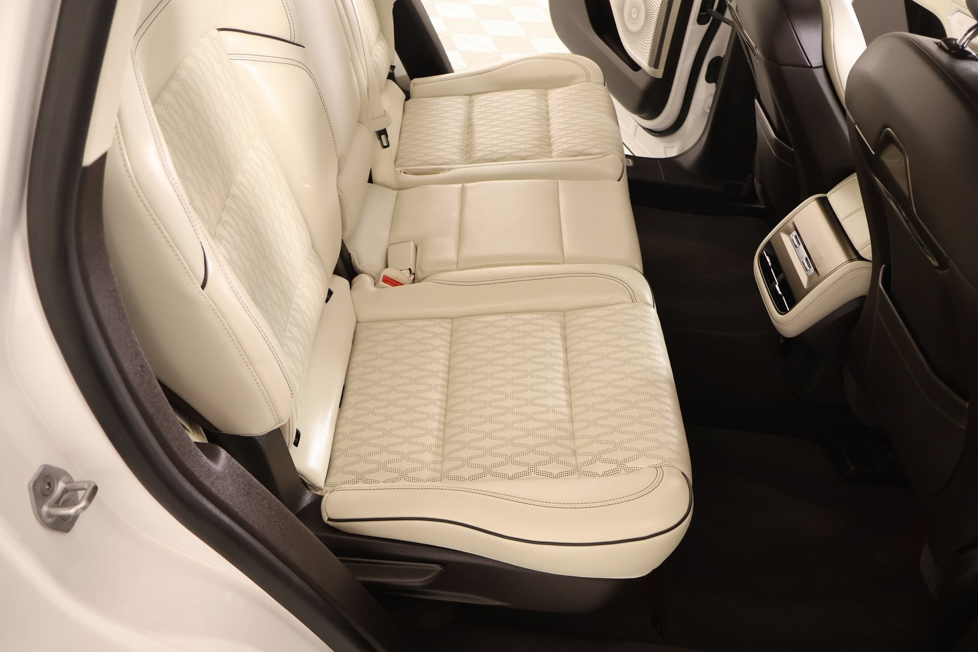 Certified 2024 Lincoln Nautilus Black Label w/ Jet Appearance Package (87T) AWD/4WD image 14