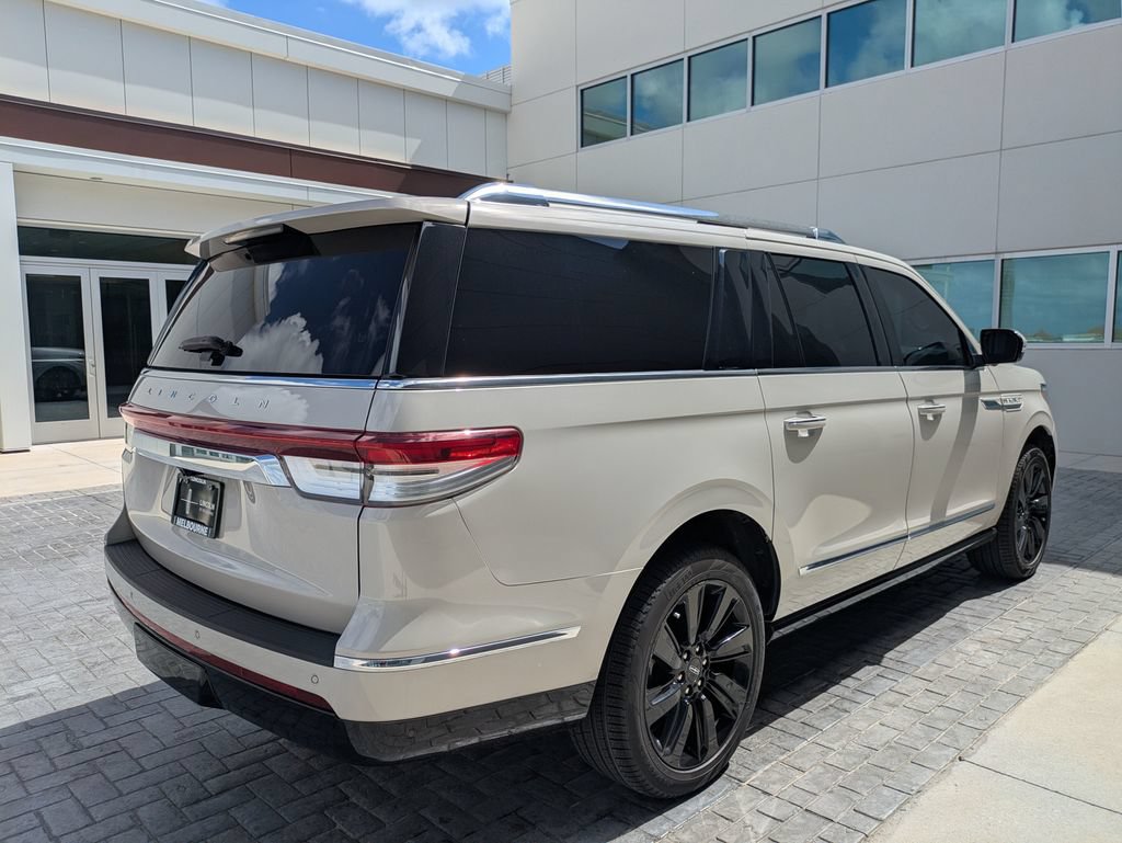 Certified 2024 Lincoln Navigator L Reserve AWD/4WD image 6