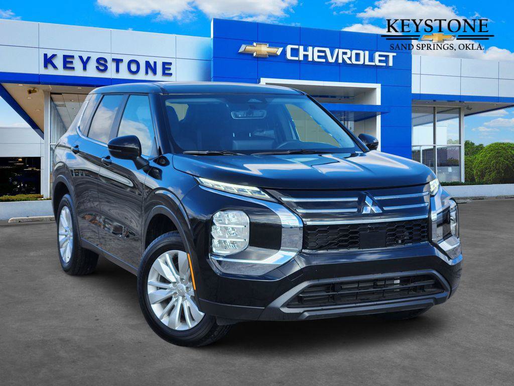 Used 2025 Mitsubishi Outlander ES